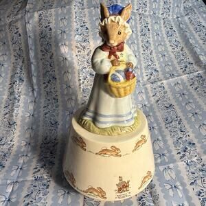 VTG Royal Doulton Mrs. Bunnykins Easter Parade 1984 Musical Figurine DB39